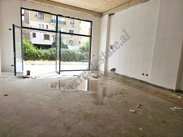 Store for rent in Karl Gega Street very close to Zogu I Boulevard in Tirana, Albania.
Positioned on
